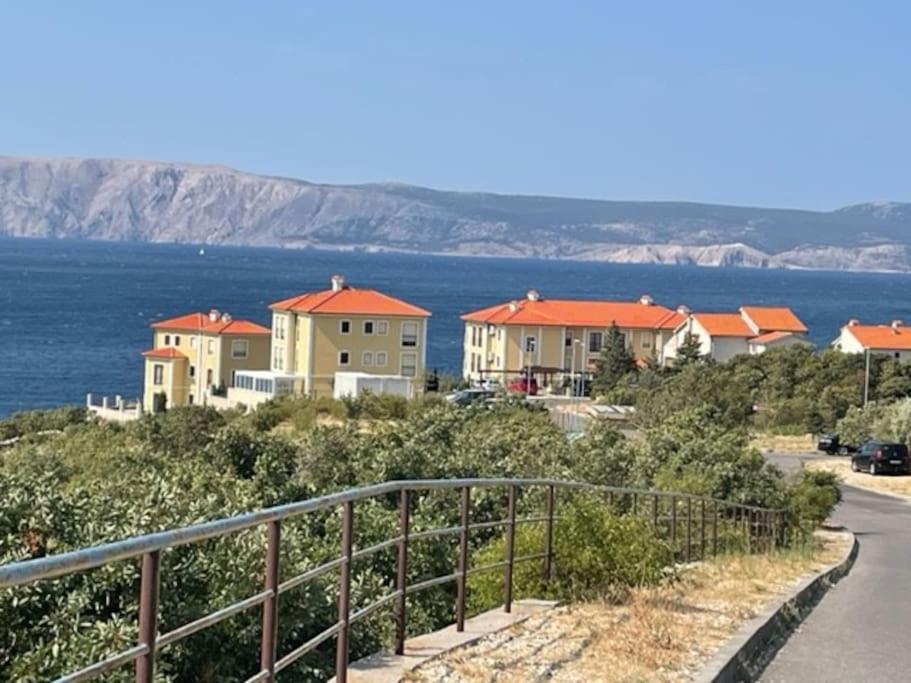 Appartement Grosszuegiges Direkt Am Mit Eigenem Pool - Povile *