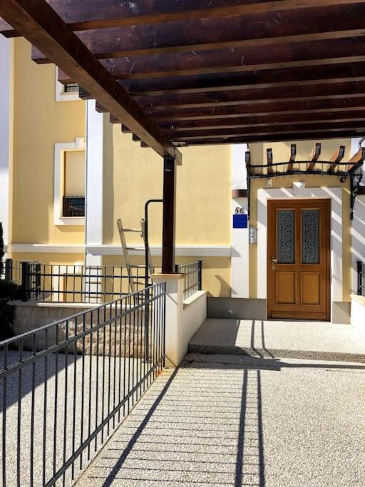 Appartement Grosszuegiges Direkt Am Mit Eigenem Pool - Povile